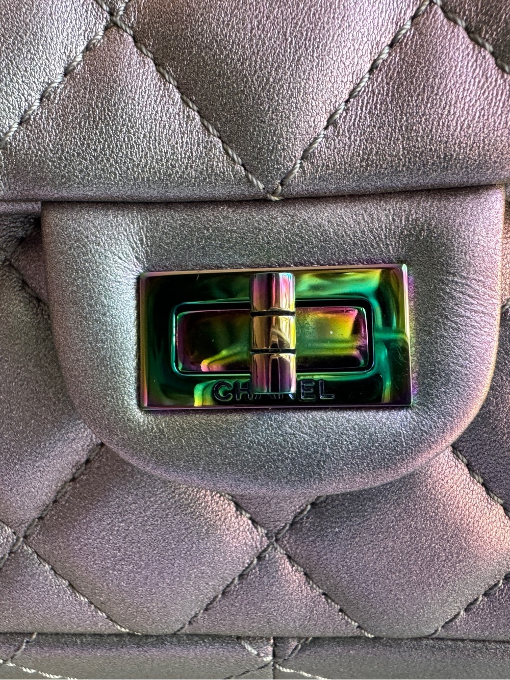 Chanel Iridescent Lilac Purple Lambskin Reissue 2.55 226 Rainbow Hardware - Picture 3 of 13